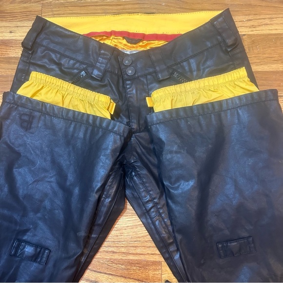B by Burton Snowboard Ski Pants Black with Yellow Lining Mens Small - Picture 7 of 10